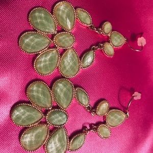 Earrings light green